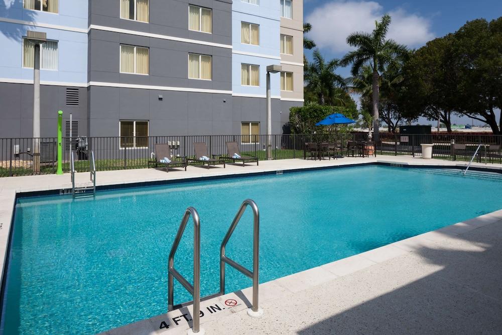 Homewood Suites Miami Airport/Blue Lagoon Miami Springs Exterior photo
