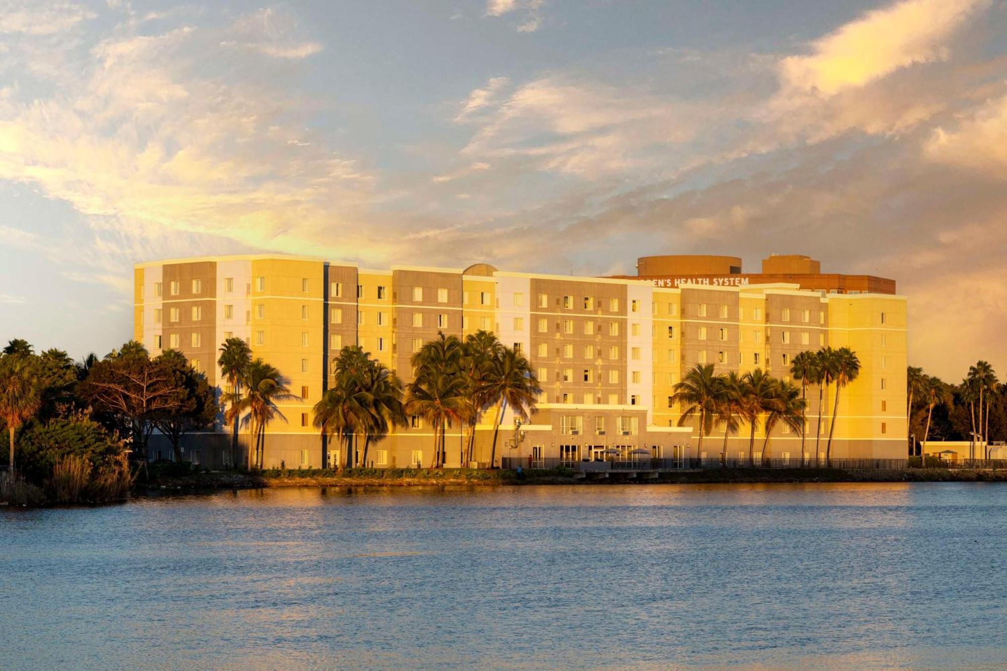 Homewood Suites Miami Airport/Blue Lagoon Miami Springs Exterior photo