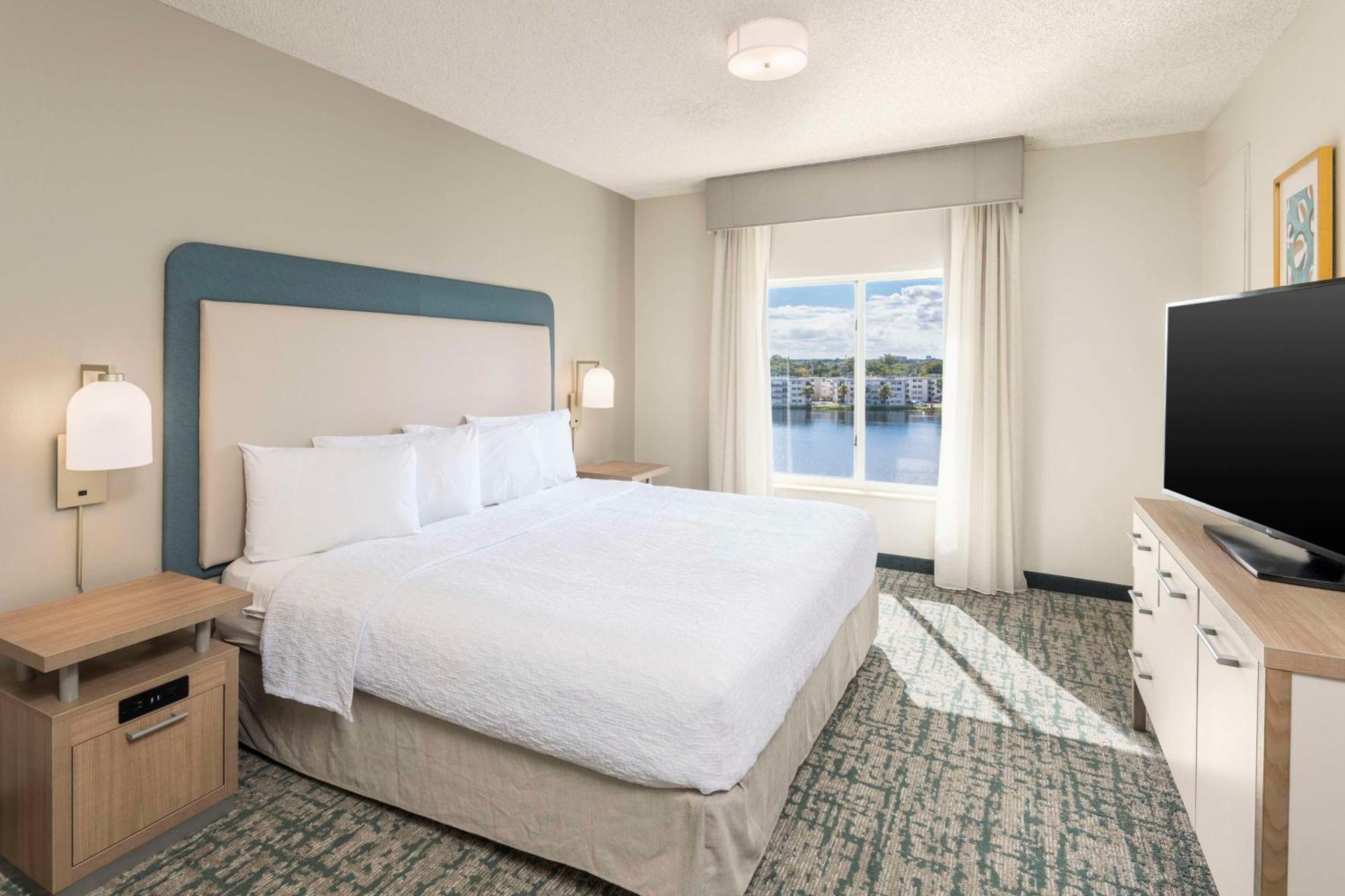 Homewood Suites Miami Airport/Blue Lagoon Miami Springs Exterior photo