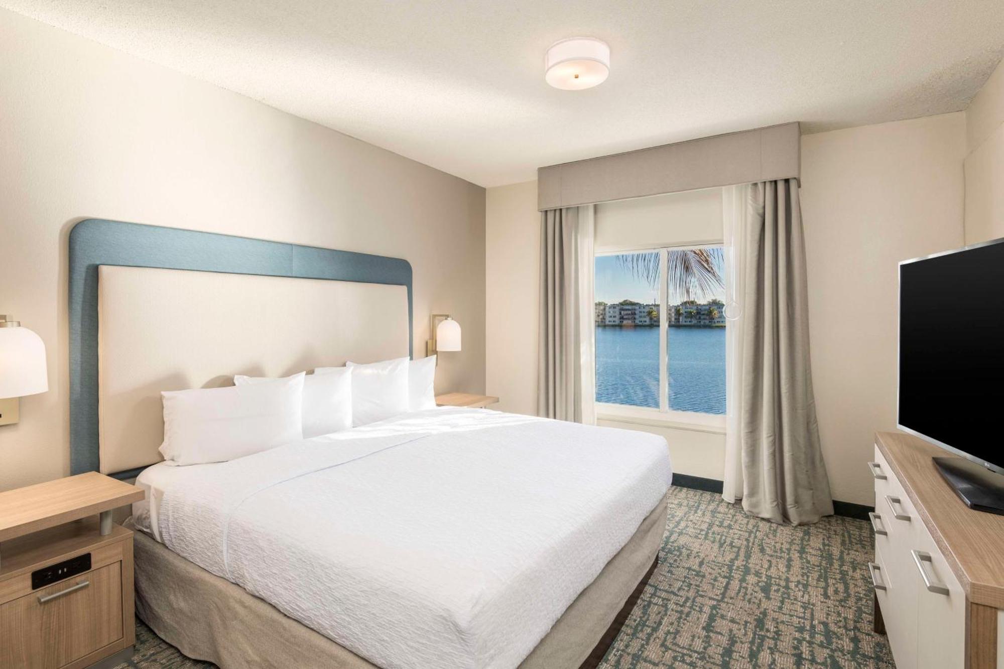 Homewood Suites Miami Airport/Blue Lagoon Miami Springs Exterior photo