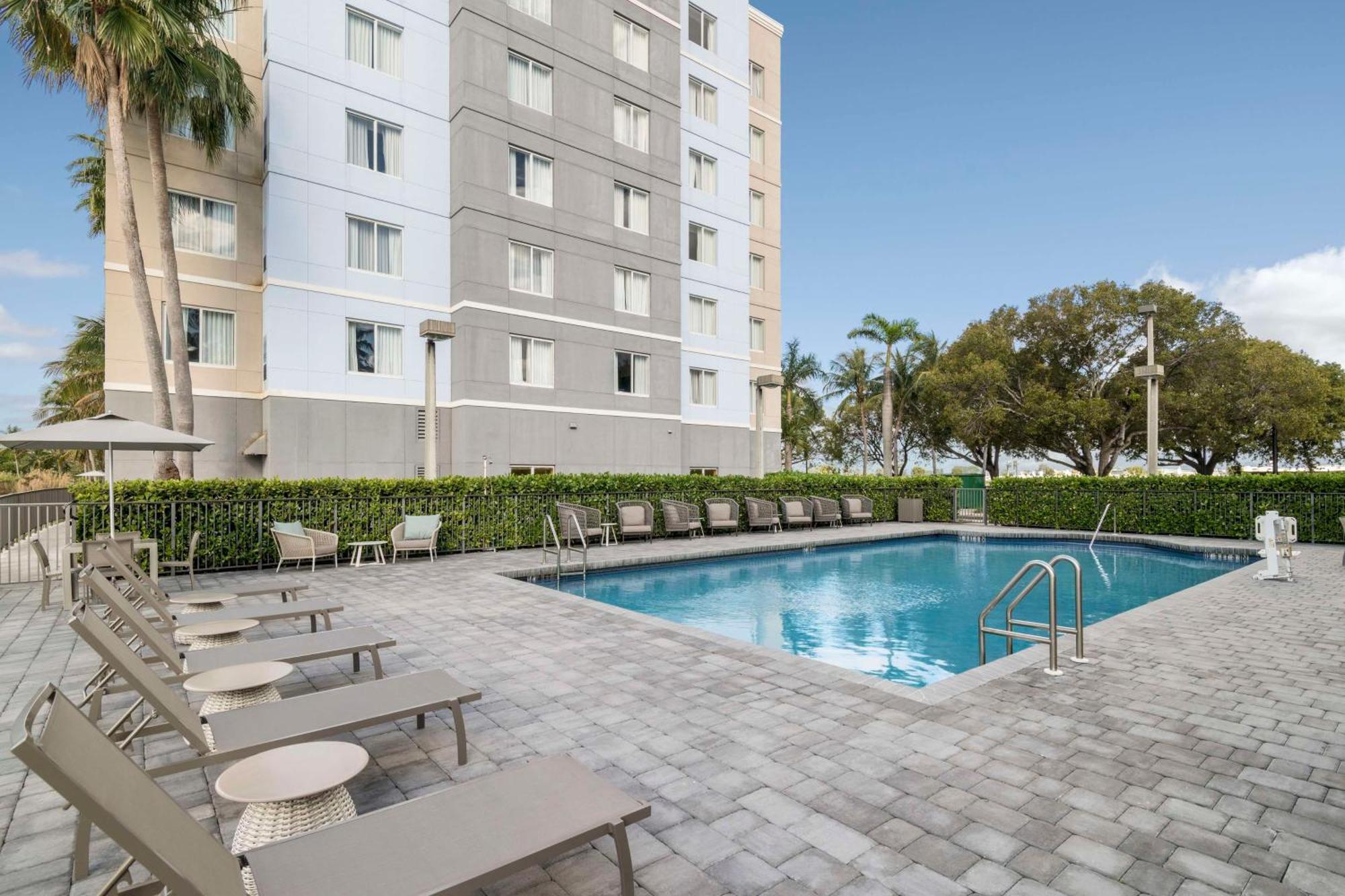 Homewood Suites Miami Airport/Blue Lagoon Miami Springs Exterior photo
